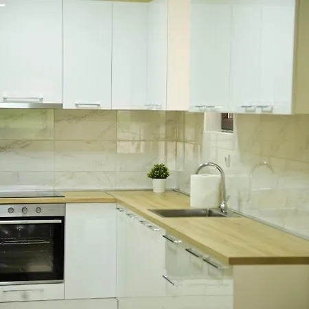 Ilic House 아파트 *