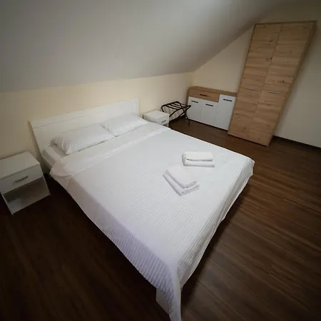 Ilic House 아파트 *